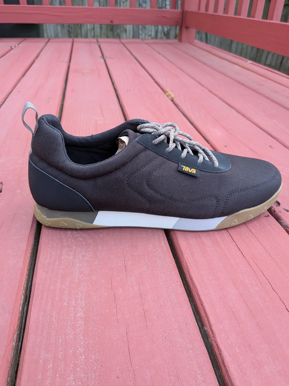 Teva Men's Casual Minimalist Sneakers Black Gum Sole Size 11.5